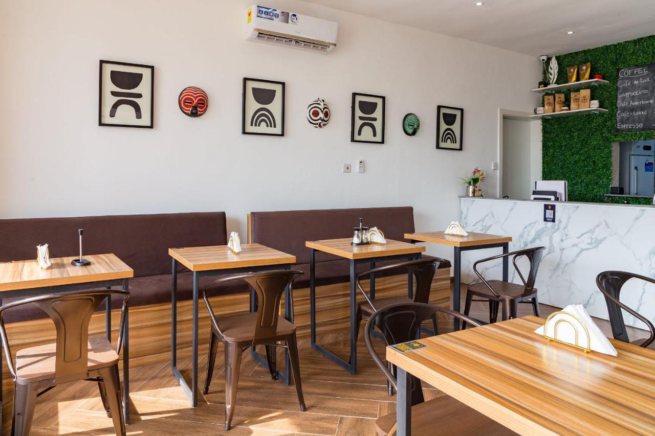 The Avery Apartments At Odomaa Place B, East Airport Accra Ngoại thất bức ảnh
